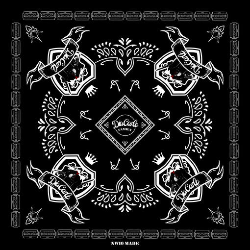 Dia Carlo Bandana
